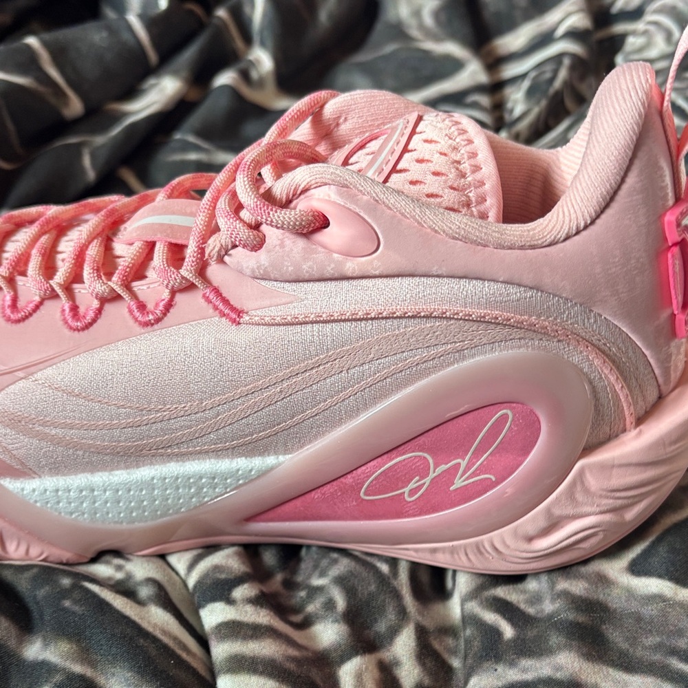 Women’s Pink Athletic Sneakers - Stylish Comfort - Picture 5 of 8